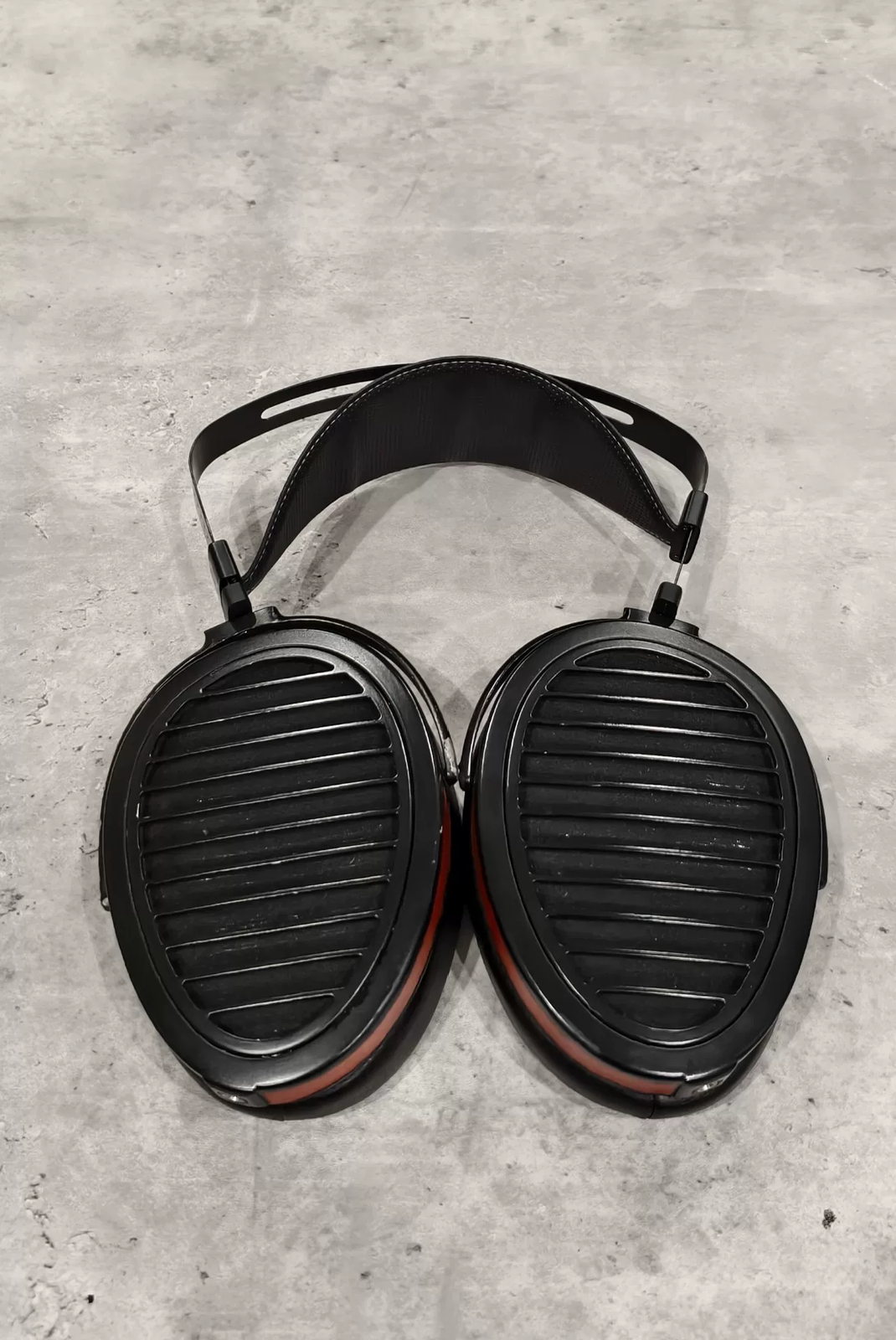 HIFIMAN Arya Organic actual unit photo 1