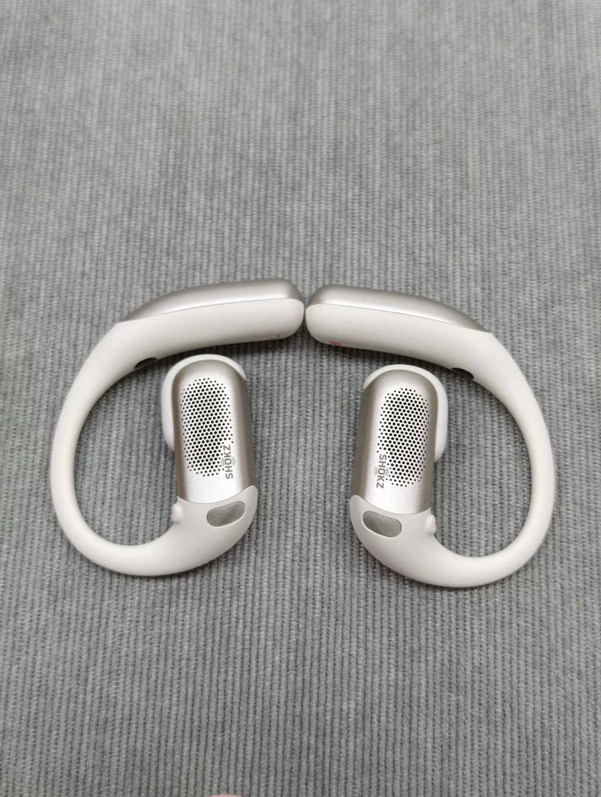 SHOKZ OpenFit Pro pre-owned — actual item photo 2 of 4
