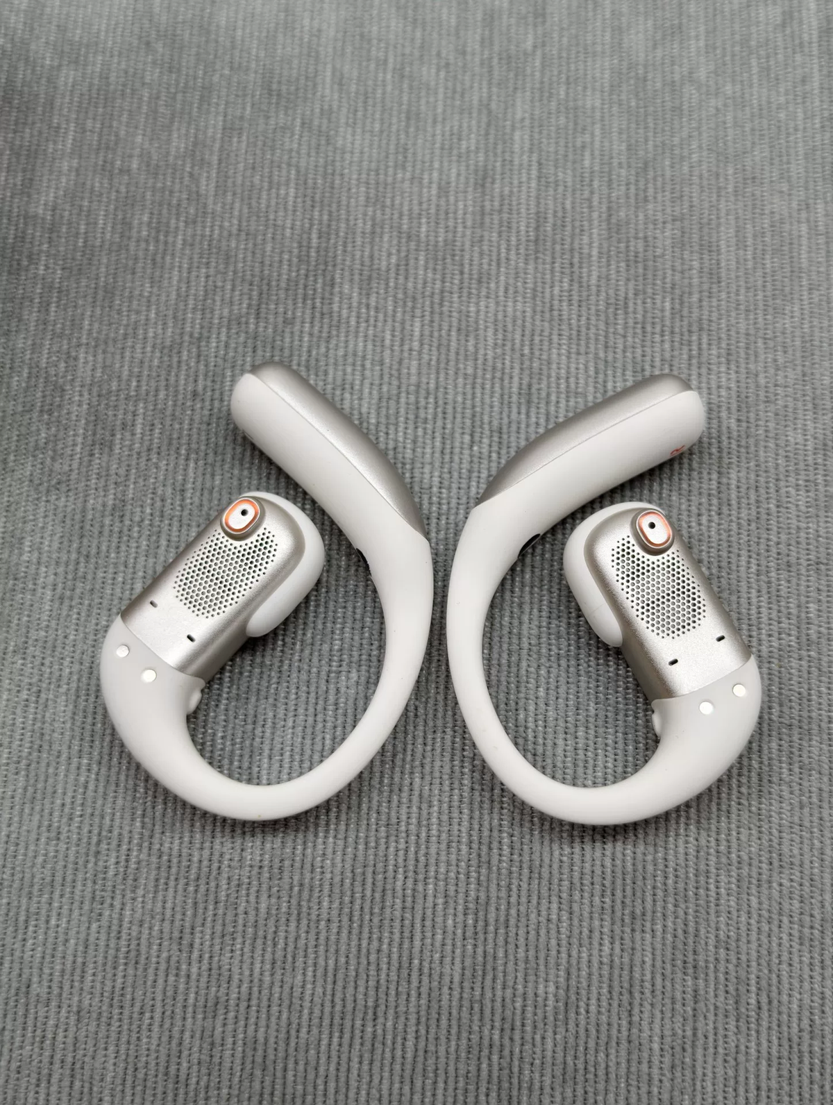 SHOKZ OpenFit Pro pre-owned — actual item photo 3 of 4