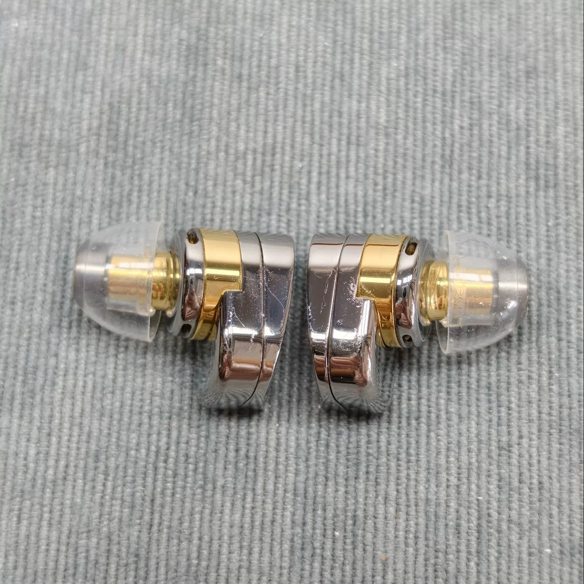 MOONDROP ILLUSTRIOUS pre-owned — actual item photo 4 of 5