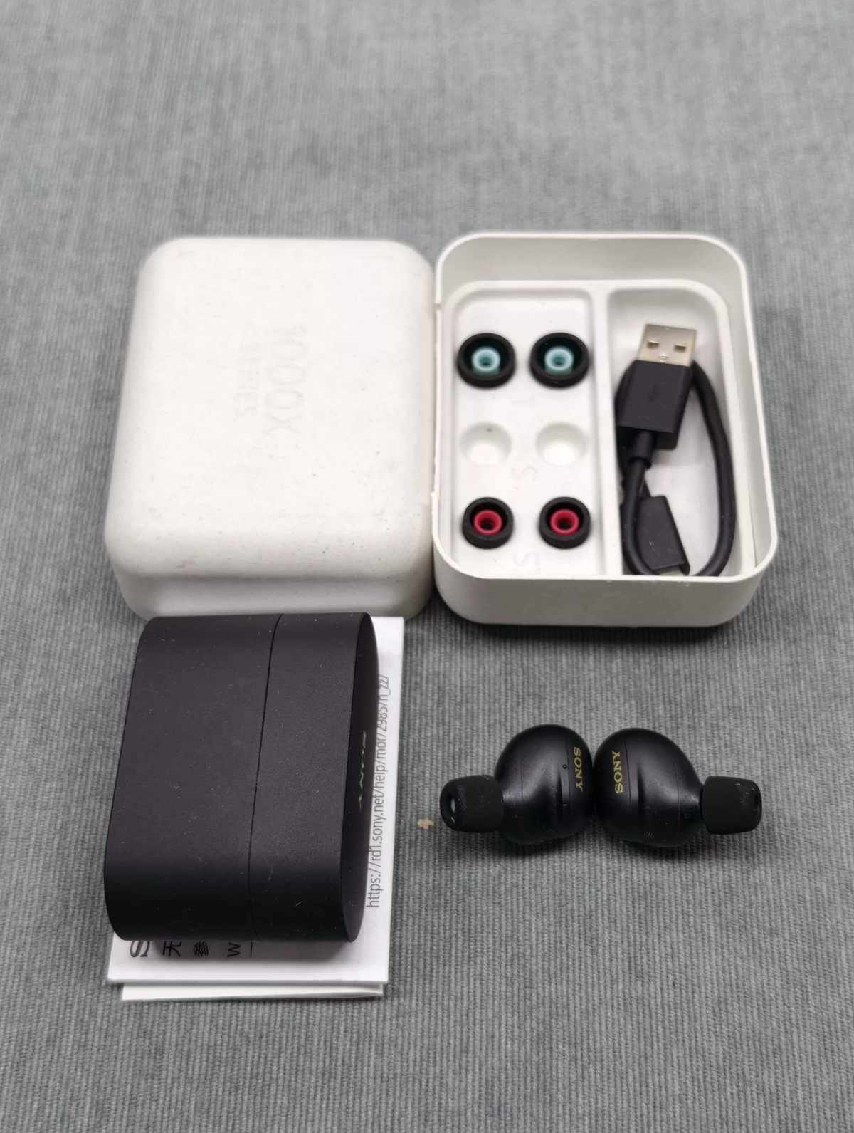 Sony WF-1000XM6 pre-owned — actual item photo 1 of 5
