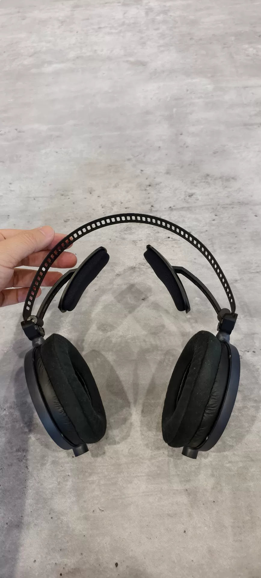 Audio-Technica ATH-R70x — actual headphone detail